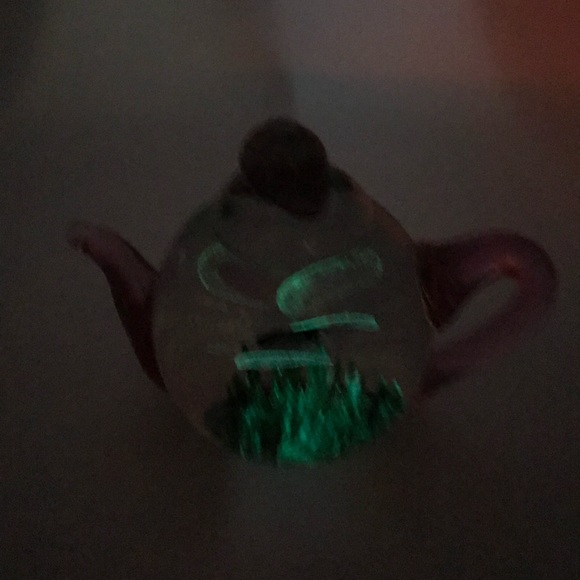 Glass Teapot Glow In The Dark - Picture 3 of 3